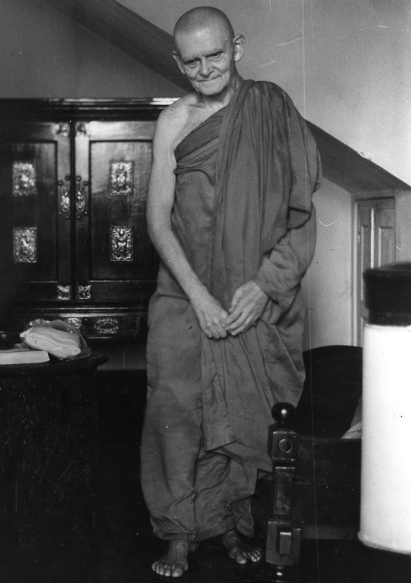 Ven. Ñāṇavimala at a Supporter's Home