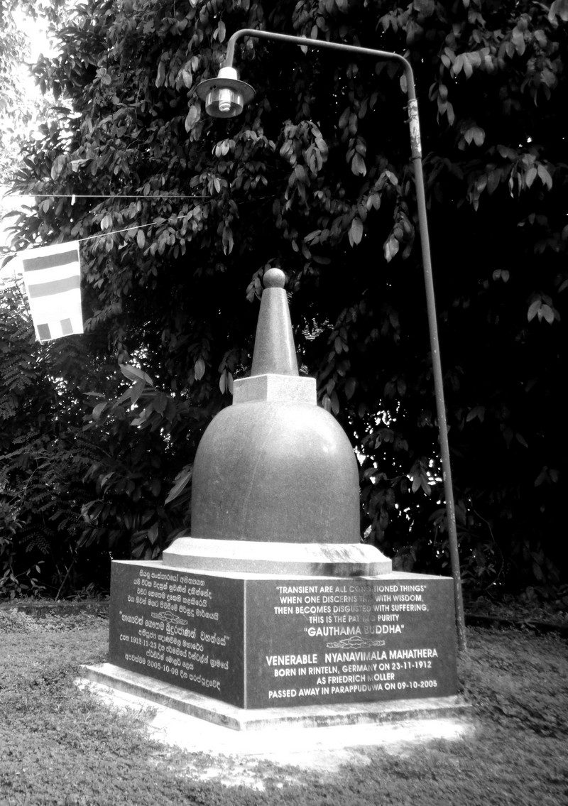 Ven. Ñāṇavimala's Relic Stupa